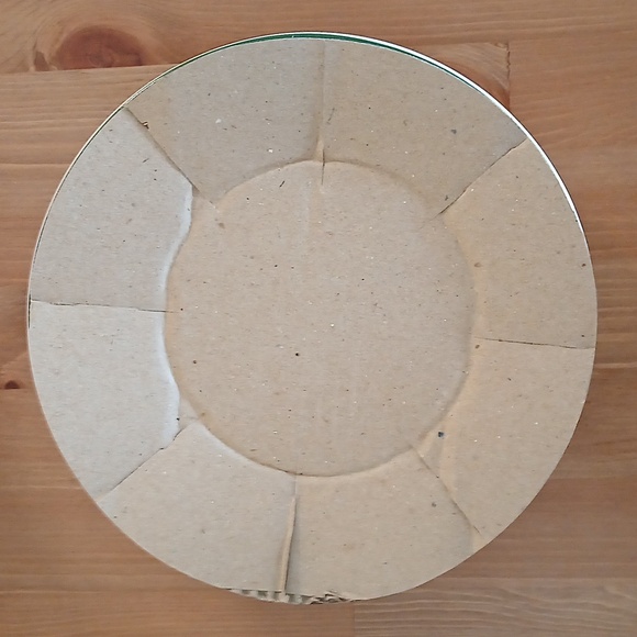 HOME Holly - Eat Drink Set of 4 Salad Plates 8" Holiday Red Green Be Merry - Picture 3 of 4